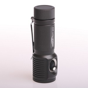 sc5w-aa-flashlight_1.jpg