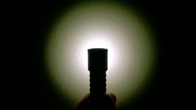 Zebralight H502w L2 beamshot1.jpg (28.3 KiB) Visto 1939 volte Zebralight H502w L2 beamshot1.jpg